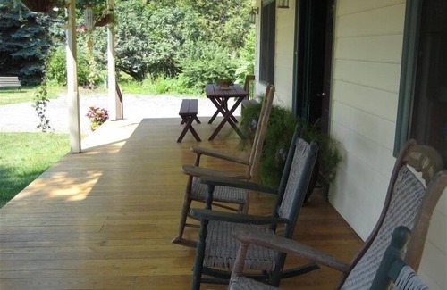 Eastville Cabin | Rustic Elegance to Feed Your Soul in the Heart of Pennsylvania