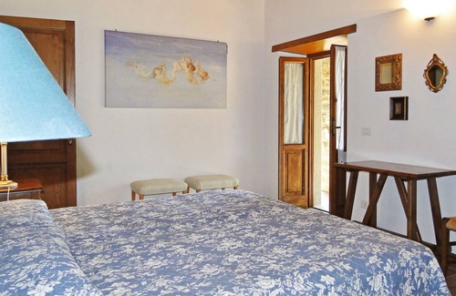 Castelnuovo di Garfagnana Other | Rustic farmhouse , private pool 5 bedrooms, walk to restaurant, mountain views!