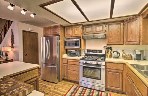 Overgaard Cabin | Rustic, Forest-View Retreat in Heber-Overgaard!