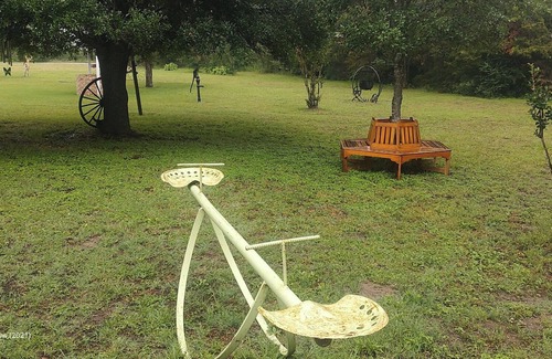 Bryan House | Rustic getaway on 3 acres - Only minutes from TEXS A&M University.