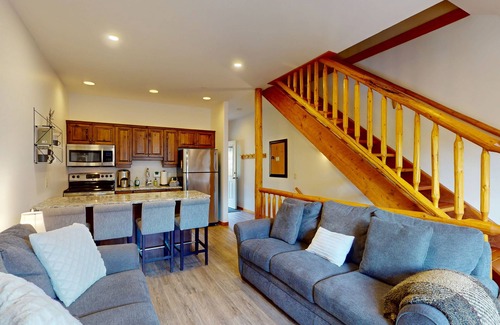 Big White Ski Resort House | Rustic haven w/dog & family-friendly layout w/private hot tub - walk to dining