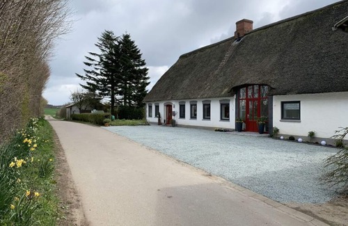 Taarstedt Apartment | Rustic Hideaway on the Threshing Floor