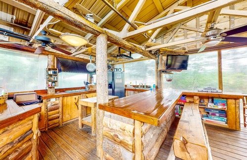 Cedaredge Cabin | Rustic hideaway with great shared amenities