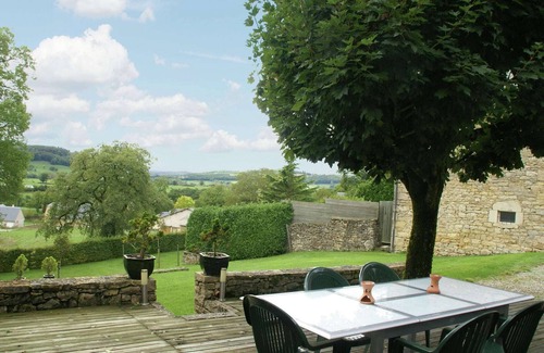 Pierrefiche House | Rustic Holiday Home in Saint-Geniez-d'Olt with a Garden