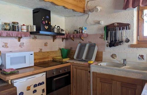Praso Ski Chalet | Rustic Holiday Home “Baita Nido tra i Monti” with Mountain View & Terrace