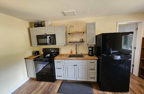 Wellston House | Rustic Hook Coho Suite
