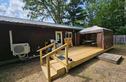Wellston House | Rustic Hook Coho Suite
