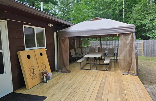 Wellston House | Rustic Hook Coho Suite
