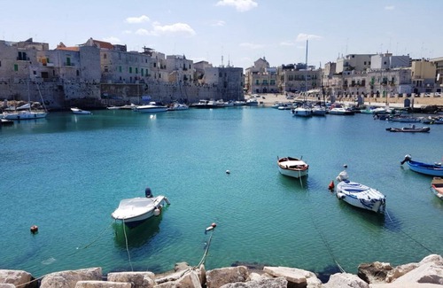 Giovinazzo Apartment | Rustic in White Stone
