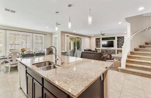 Ocotillo House | Rustic, lakefront Farmhouse w/Pool, 5BR, Pets & Events allowed