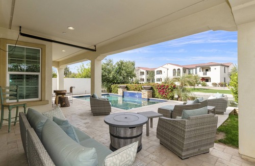 Ocotillo House | Rustic, lakefront Farmhouse w/Pool, 5BR, Pets & Events allowed