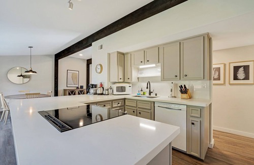 Mendocino House | Rustic modern cottage on 2 acres-minutes from Mendocino Village