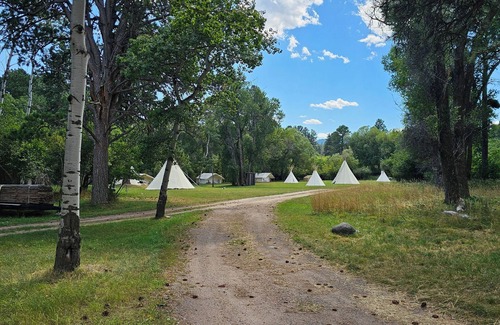 Saddlestring RV Rental | Rustic "Moose" Tipi at the foothills of the Bighorns in Story, WY