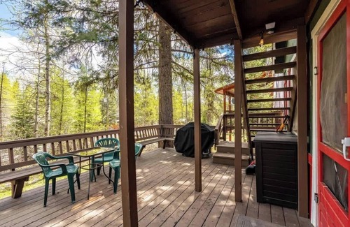 McCall Cabin | Rustic Mountain Retreat, Pet Friendly