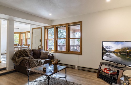 Durango Condo | ⭐ Rustic Retreat In Town with pool & hot tub ⭐