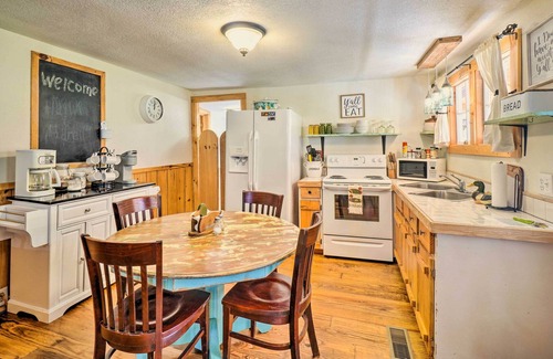 Robbinsville Cabin | Rustic Robbinsville Cabin w/ Fire Pit!