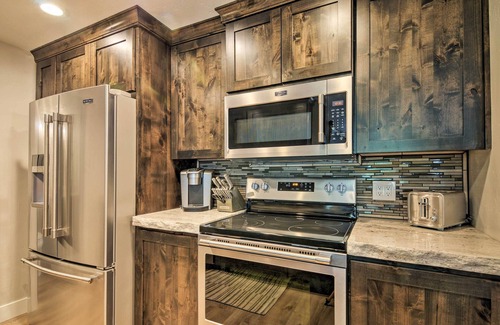 Brian Head Condo | Rustic Ski-Out Brian Head Condo w/Comm. Pool