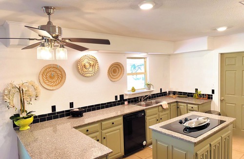 Azle House | Rustic Texas Getaway Private 2-Suite Hacienda Near Eagle Mountain Lake