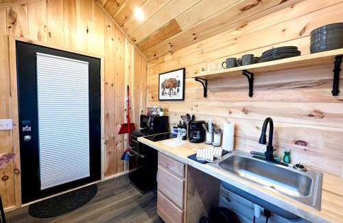 Pear Park House | Rustic Tiny House Glamping in Grand Junction: Authentic Rural Charm in Colorado