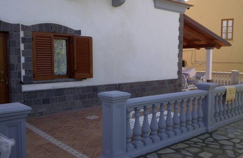 Schiazzano Cottage | Rustico 8 2bathrooms with POOL in Sorrento Coast