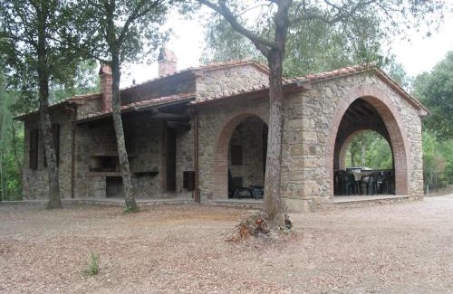 Massa Marittima Apartment | Rustico in un parco di lecci