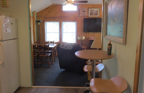 Barbeau Cottage | Ruthie's CottagenCharming 3-bedroom cottage with WiFi in Barbeau. 20 m Sault, Mi