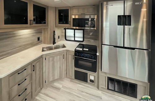 Kenora House | RV 8 Lake view with double over double bunks for the kids!