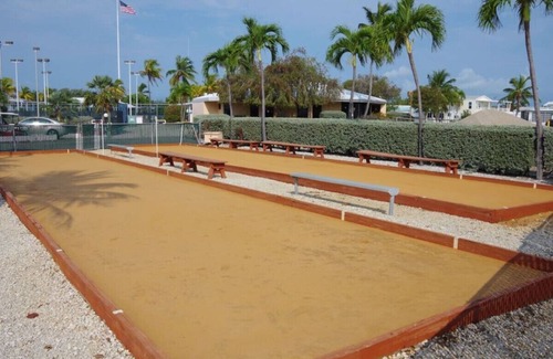 Cudjoe Key RV Rental | RV Lot with 35' Dock & Amenities