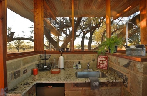 Baird House | Ryders Treehouse is the ultimate couples romantic private ranch stay!