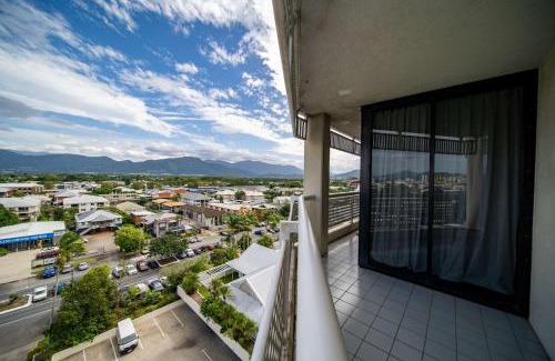 Cairns North Hotel | Rydges Esplanade Resort Cairns