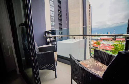 Barrio Escalante Apartment | Sölstice Studio | Urban sunset at Bö Escalante