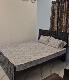 Siruseri Bed & Breakfast | S R Guest House