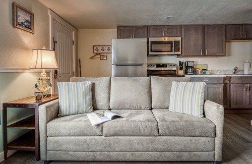 Netarts Apartment | S4 - Kickin Out @ Surf Inn