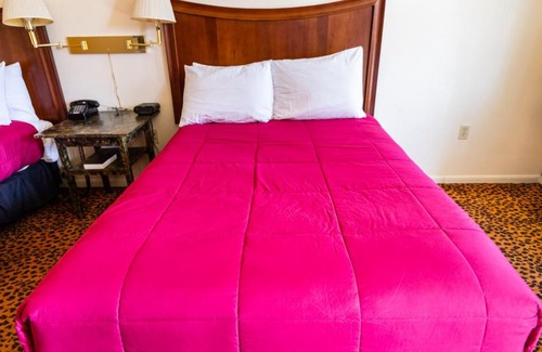 Oneonta Hotel | Sabatini's Villas