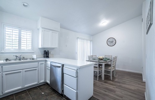 Southwestern Sacramento House | ☀️SACTO SUNNY HOUSE ☀️