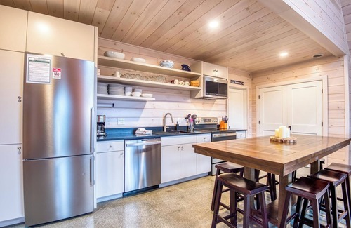 Rangeley House | Saddleback - Maine Alpin Haus beautiful trailside ski-in/ski-out A-Frame with mountain views