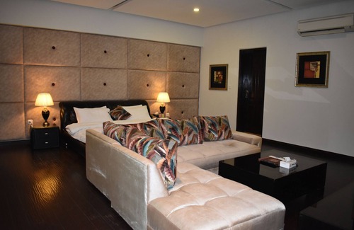 Rawalpindi Hotel | Safari Club 1