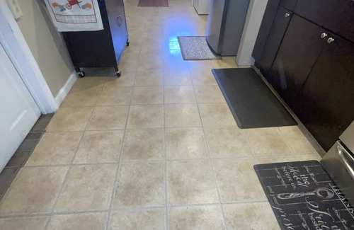 Northeast Philadelphia Apartment | Safe Cozy Apt No Steps w/Washer& Dryer and private parking space in NE Phila