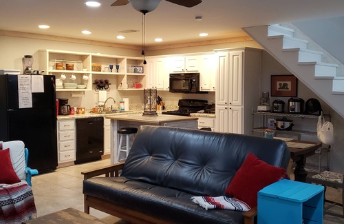 Mattson Apartment | SAFEST PLACE AROUND CLARKSDALE Hunters, Fishermen,golfers, tourist, and all.