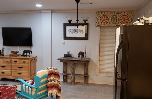 Mattson Apartment | SAFEST PLACE AROUND CLARKSDALE Hunters, Fishermen,golfers, tourist, and all.