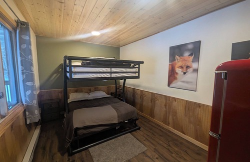 Grand Marais Cabin | Saganaga Lodge Small Room #2