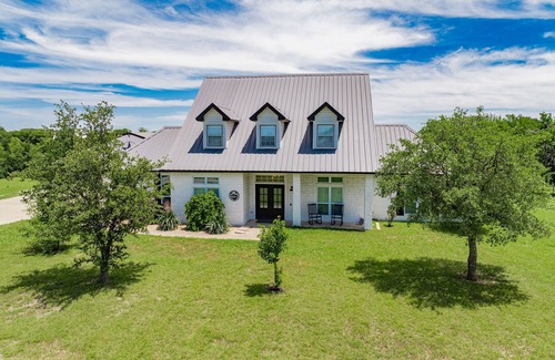 Gunter Other | Sahvana Ranch - Unwind, Splash & Party