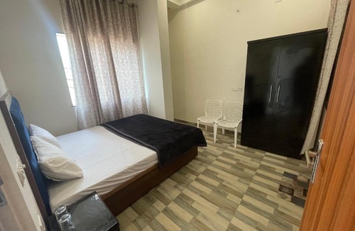 Mahmoorganj House | SAI GUEST HOUSE BANARAS RAILWAY STATION 2km from KASHI VISHWANATH