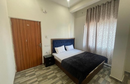 Mahmoorganj House | SAI GUEST HOUSE BANARAS RAILWAY STATION 2km from KASHI VISHWANATH