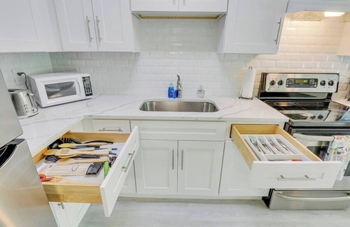 Stuart Apartment | Sailfish Suites - 12 - waterfront lodging