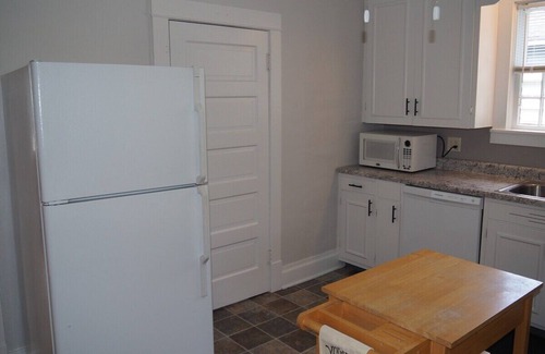 Manistee House | Sailor's Delight - Remodeled and Super Cute!