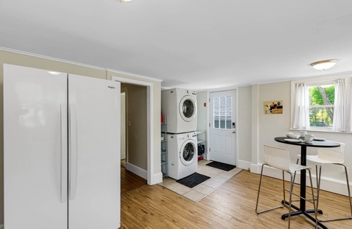 Marblehead House | Sailors Aweigh: Cozy Marblehead stay - 3BR w/Outdoor Space - Walk to Festival and Harbor!
