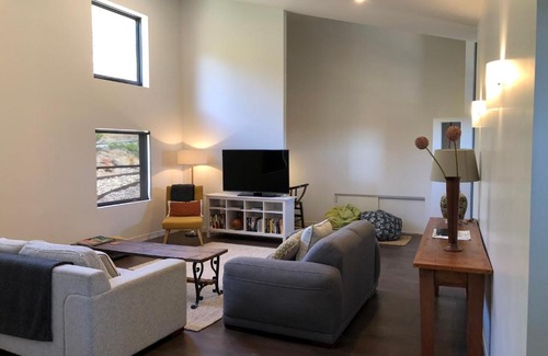 Myrtleford House | Saje's House & Pod