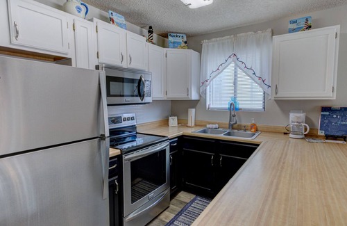 Village of Four Seasons Condo | SALE!-2bd/2bth,waterfront,amazing pool on point,hot tub,gated community