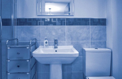 Salisbury Apartment | Salisbury City Centre - 9 miles from Stonehenge